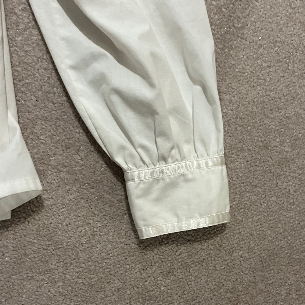 Vintage cotton White Blouse with Lace Details - Picture 7 of 8